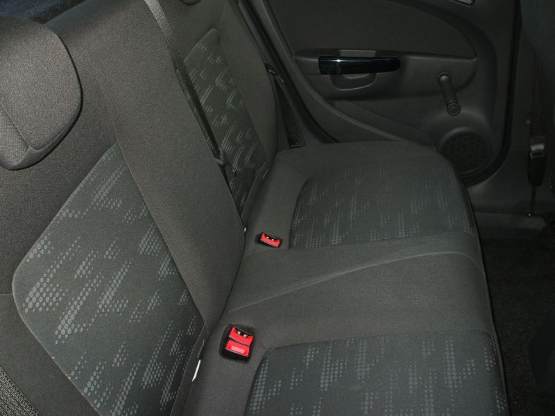 2013 Vauxhall Corsa 1.3 CDTi Ecoflex image 5