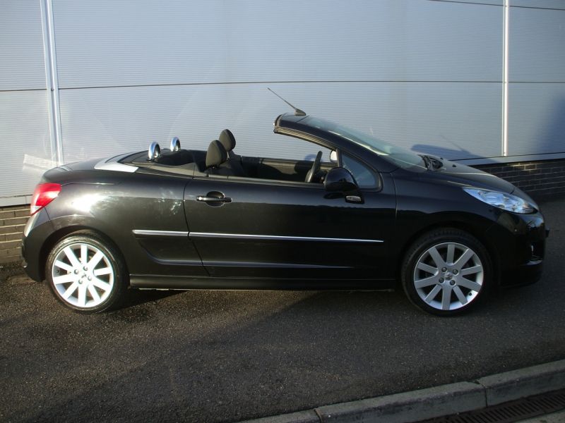 2011 Peugeot 207 CC 1.6 VTi GT image 3