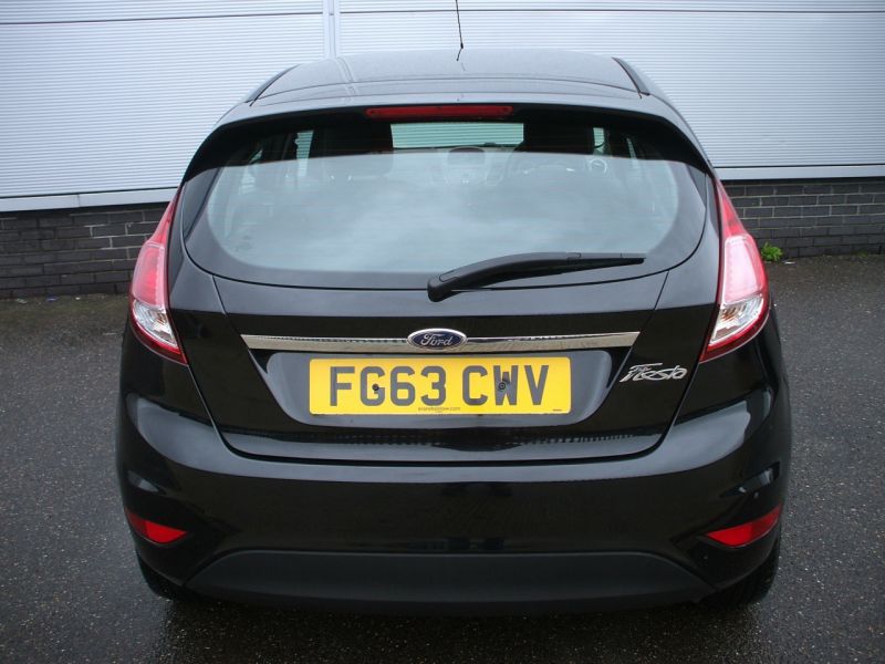 2013 Ford Fiesta 1.2 Zetec image 3