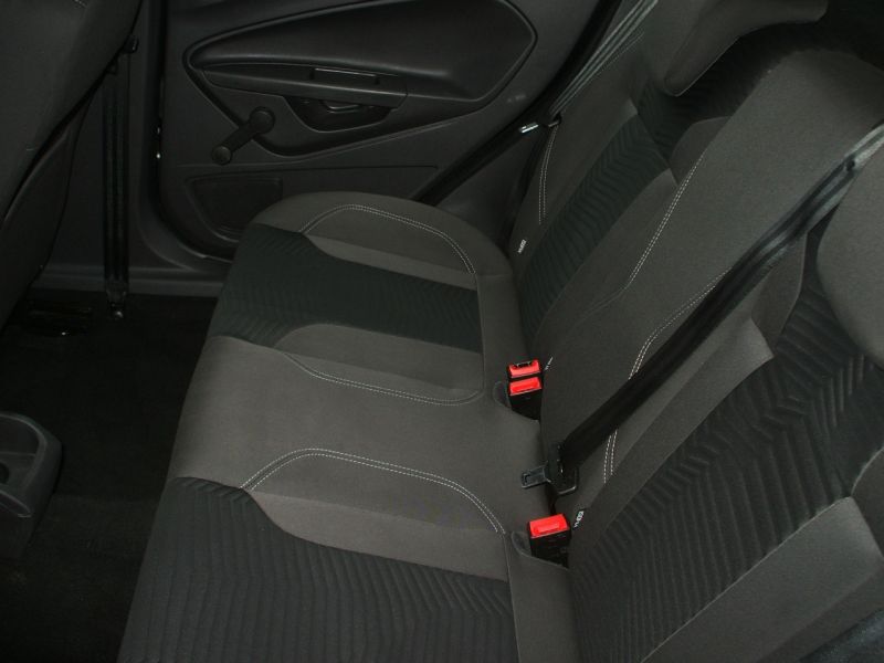 2013 Ford Fiesta 1.2 Zetec image 5