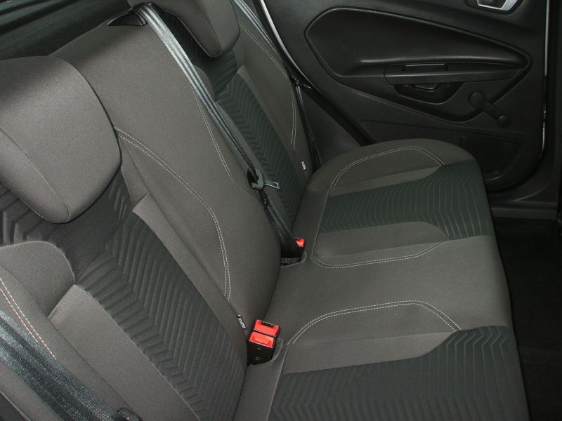 2013 Ford Fiesta 1.2 Zetec image 5