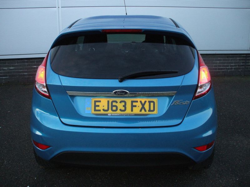2013 Ford Fiesta 1.6 Titanium Auto image 3