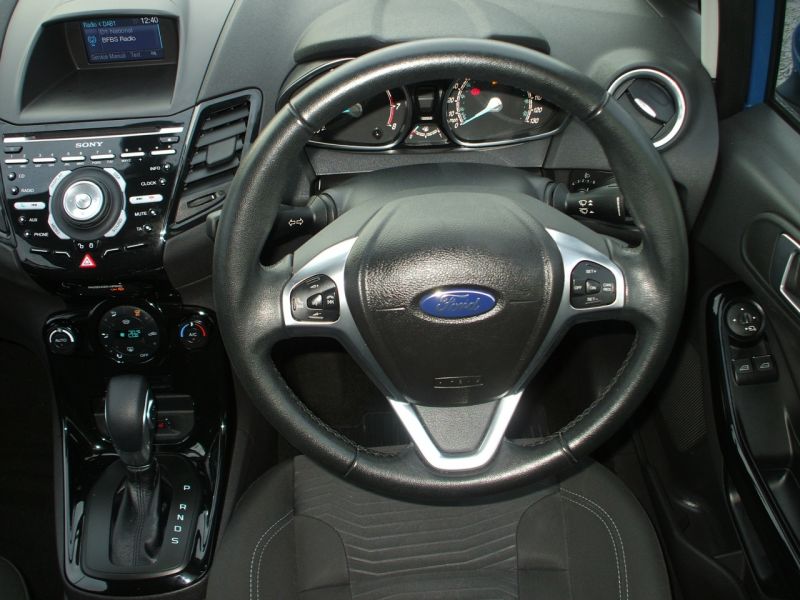 2013 Ford Fiesta 1.6 Titanium Auto image 4