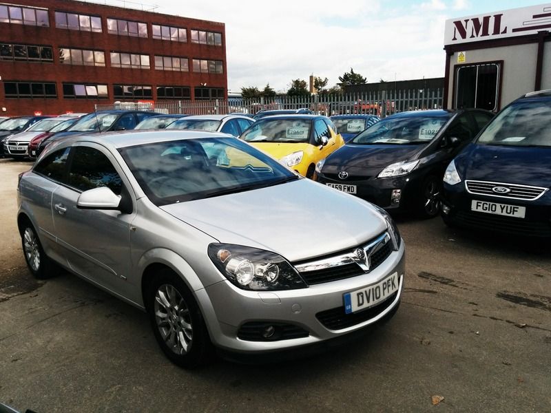 2010 Vauxhall Astra SRI image 1