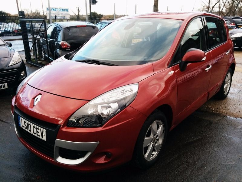 2010 Renault Scenic DCI image 1