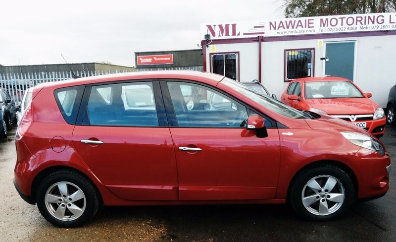 2010 Renault Scenic DCI image 2
