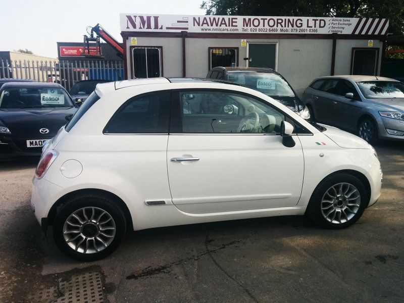 2008 Fiat 500 Lounge image 2