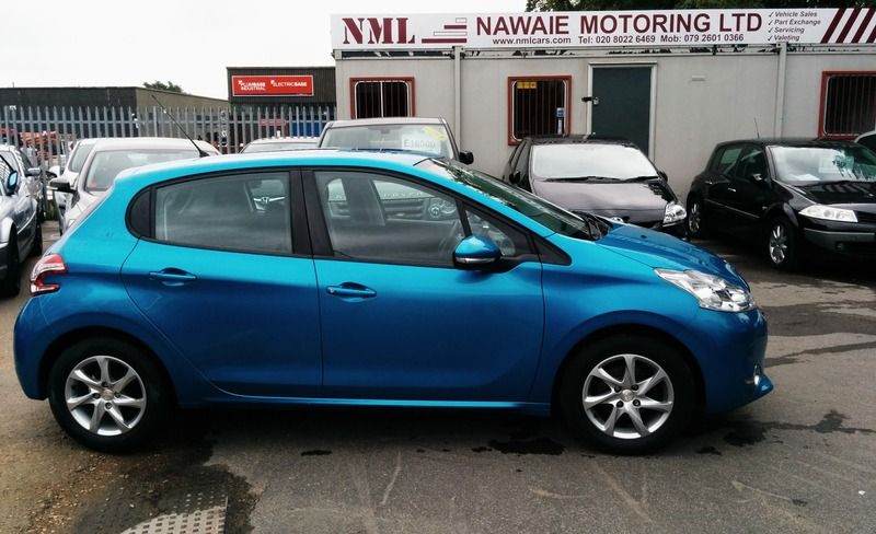 2013 Peugeot 208 Active image 2