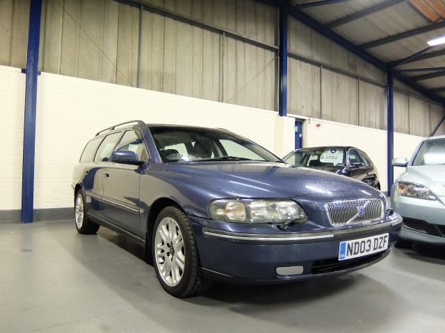 2003 VOLVO V70 2.4 S 5d image 1