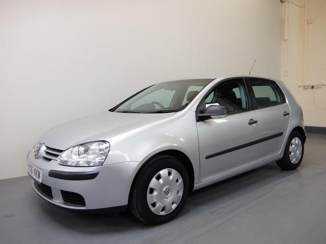 2006 VOLKSWAGEN GOLF 1.6 S FSI 5d image 1