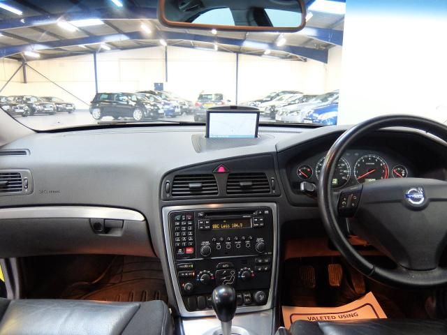 2005 VOLVO S60 2.4 SPORT T5 4d image 4