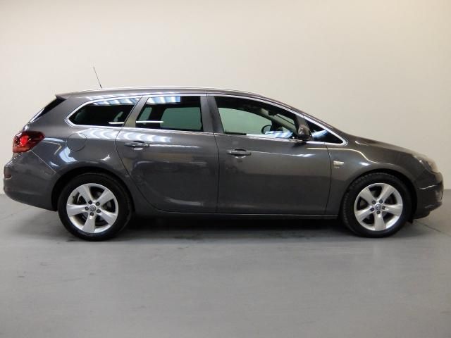 2011 VAUXHALL ASTRA 1.7 SRI CDTI 5d image 2
