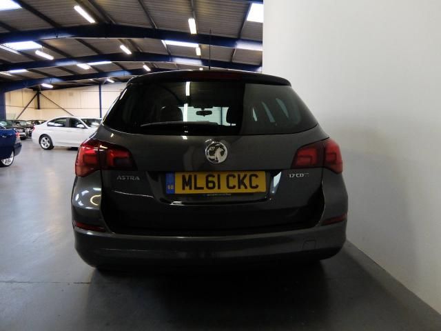 2011 VAUXHALL ASTRA 1.7 SRI CDTI 5d image 3