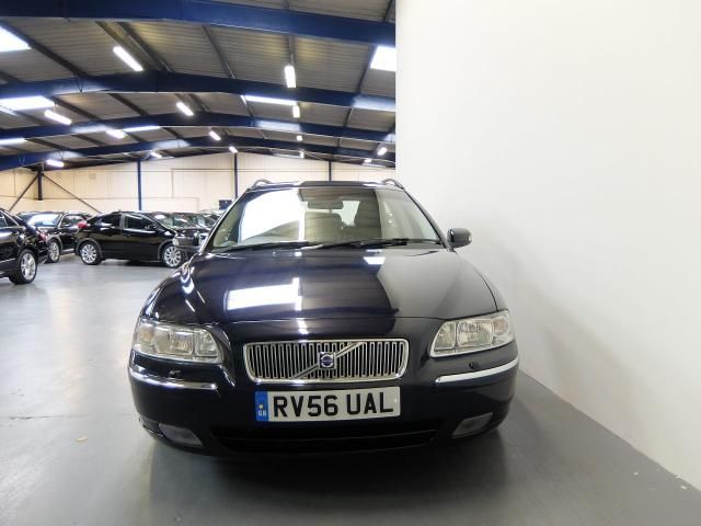2006 VOLVO V70 2.4 D SE 5d image 1