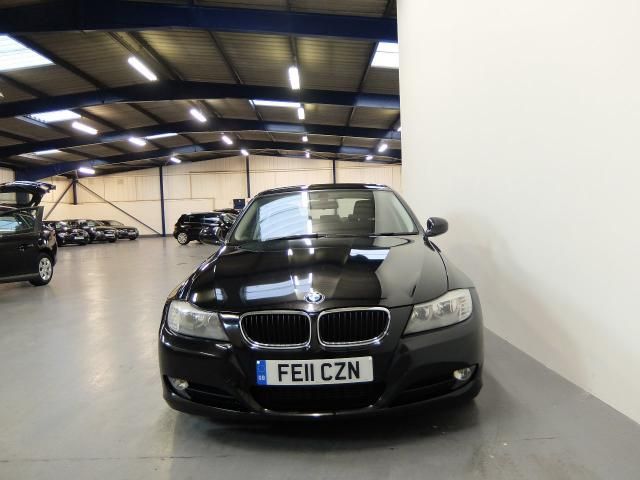 2011 BMW 3 SERIES 2.0 320D 4d image 1