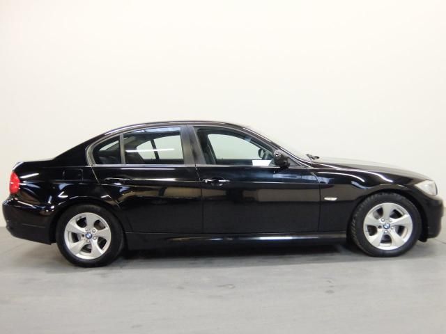 2011 BMW 3 SERIES 2.0 320D 4d image 2
