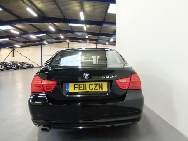 2011 BMW 3 SERIES 2.0 320D 4d image 3