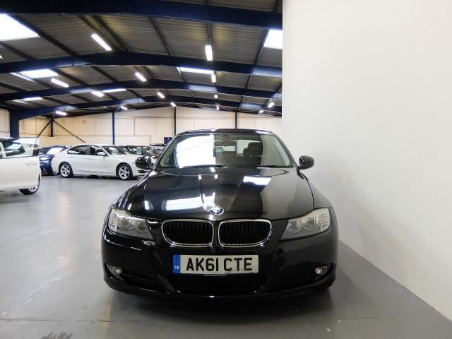 2011 BMW 3 SERIES 2.0 320D 4d image 1