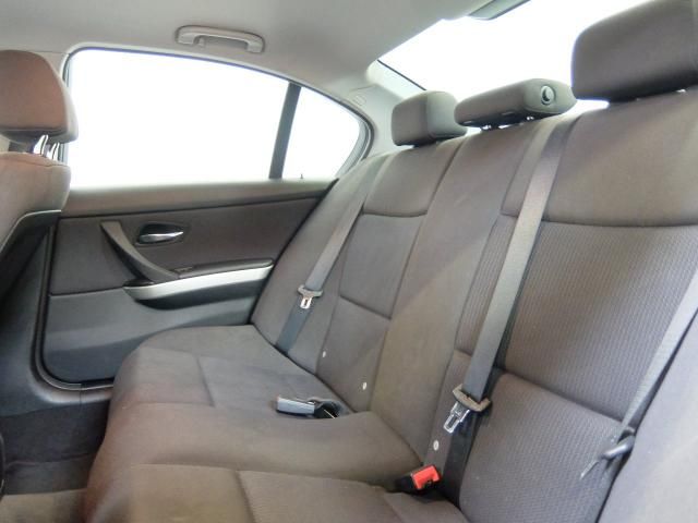 2011 BMW 3 SERIES 2.0 320D 4d image 5