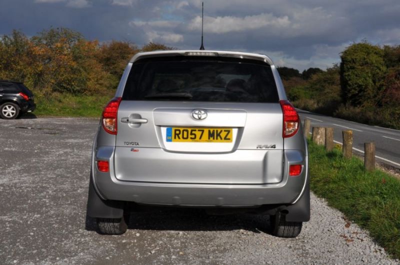2007 Toyota RAV4 2.2 D-4D T180 5dr image 3