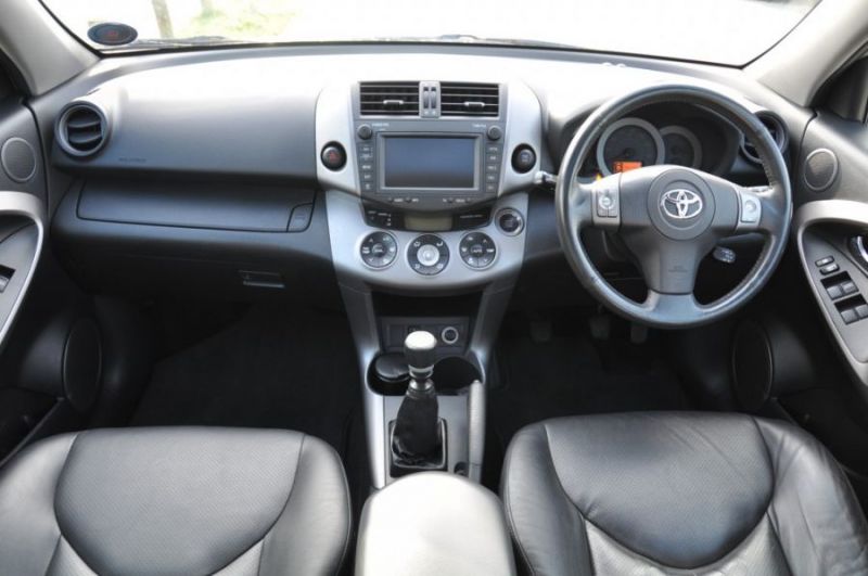 2007 Toyota RAV4 2.2 D-4D T180 5dr image 4