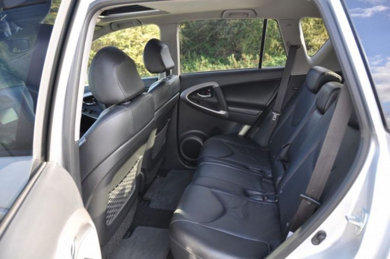 2007 Toyota RAV4 2.2 D-4D T180 5dr image 5