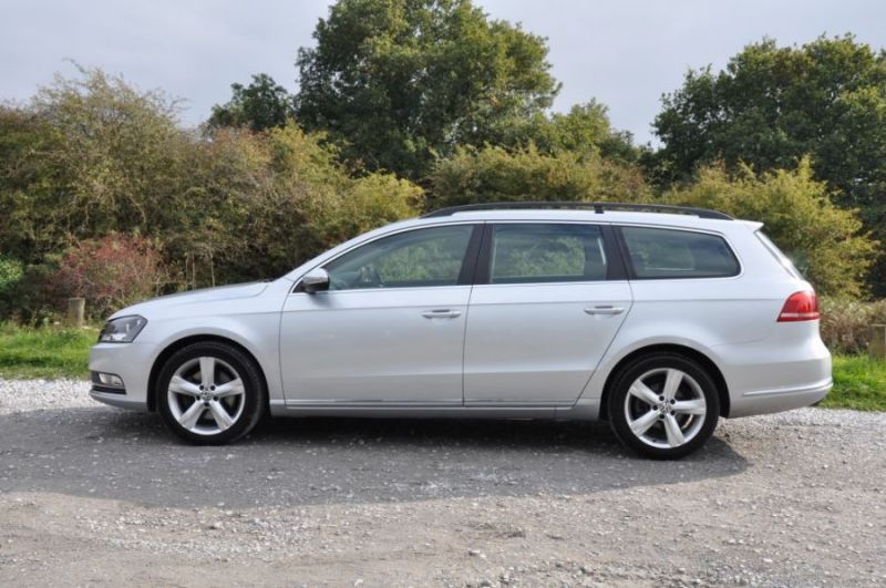 2012 Volkswagen Passat 1.6 TDI SE 5dr image 2