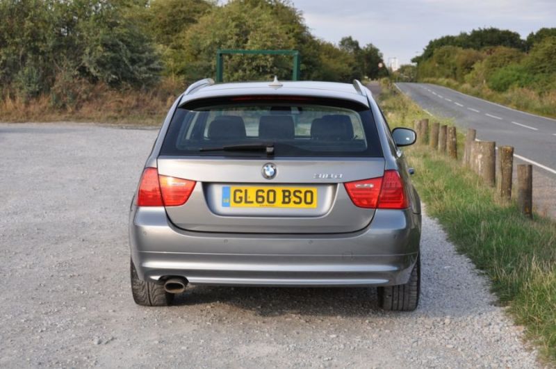 2010 BMW 3 SERIES 2.0TD 318d 5dr image 3