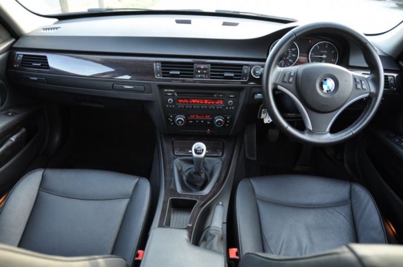 2010 BMW 3 SERIES 2.0TD 318d 5dr image 4