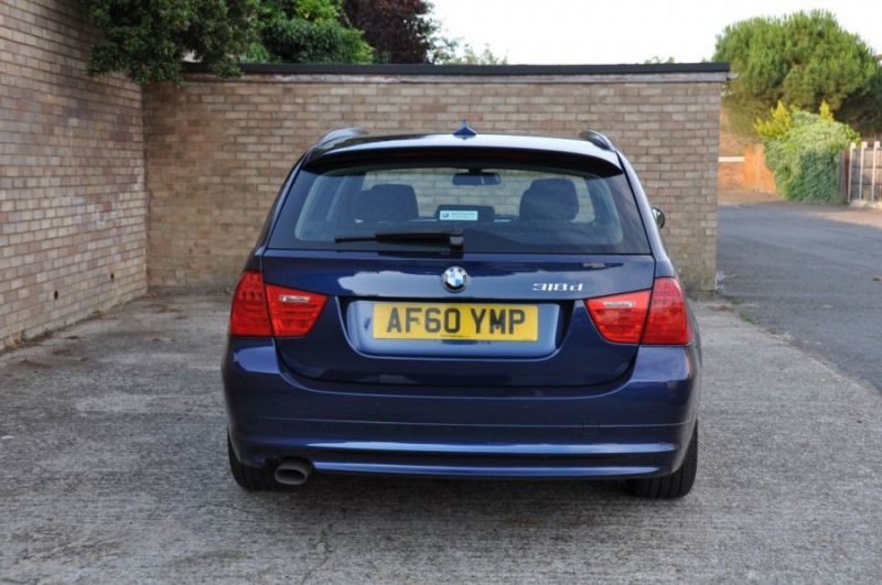 2010 BMW 3 SERIES 2.0 318d SE 5dr image 3