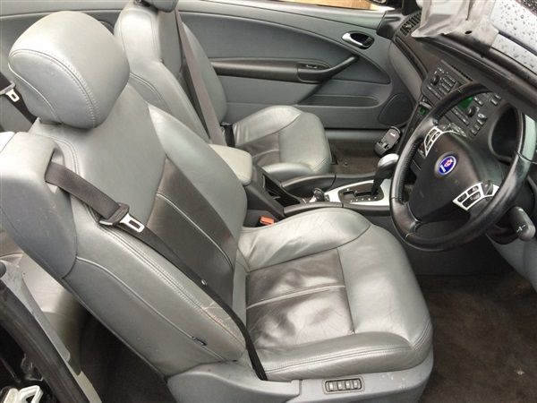 2005 Saab 9-3 2.0 Vector image 4