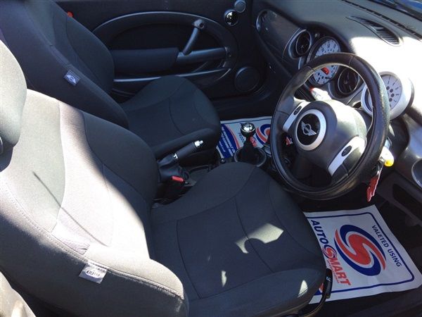 2006 Mini Convertible 1.6 One image 4