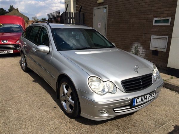 2004 Mercedes-Benz C200 Kompressor image 2