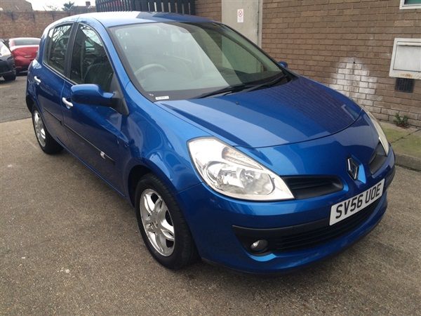 2006 Renault Clio 1.4 16v Privilege image 2