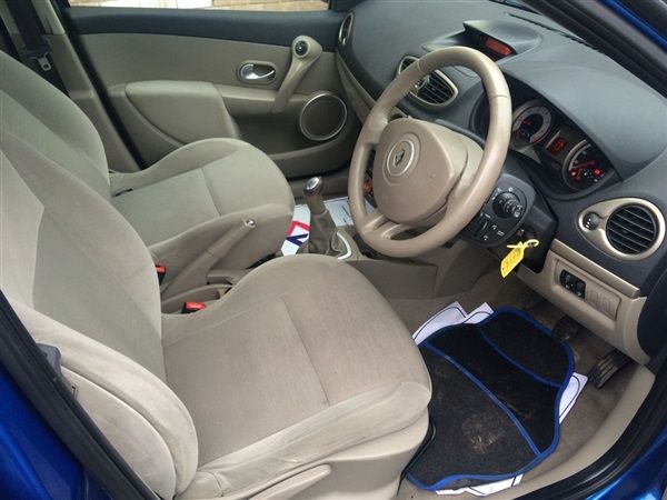 2006 Renault Clio 1.4 16v Privilege image 4