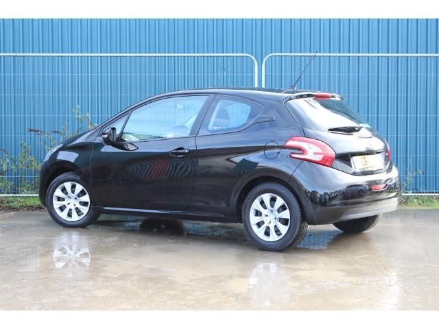 2012 Peugeot 208 1.2 VTi 82 Access+ image 2