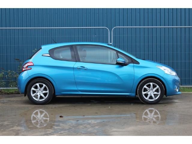 2012 Peugeot 208 1.2 VTi 82 Active image 3