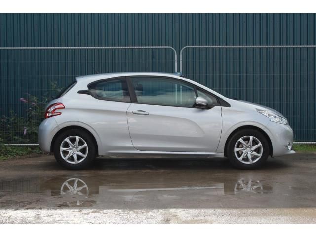 2012 Peugeot 208 1.2 VTi 82 Active image 3