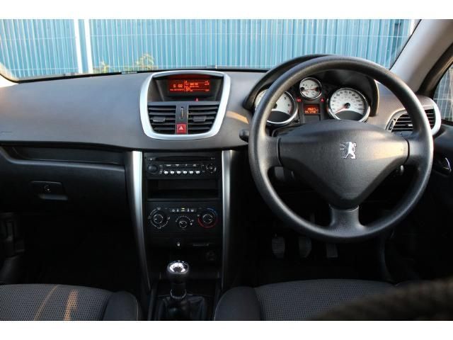2010 Peugeot 207 1.6 VTi 120 Sport image 4