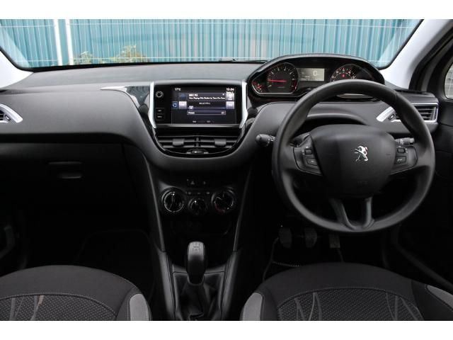 2014 Peugeot 208 1.0 VTi 68 Active image 4