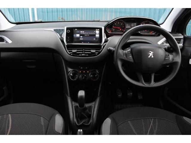 2015 Peugeot 208 1.4 HDi 70 FAP Active image 4