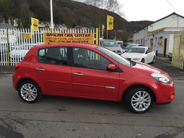 2010 Renault Clio 1.2 T 16v 5dr image 2