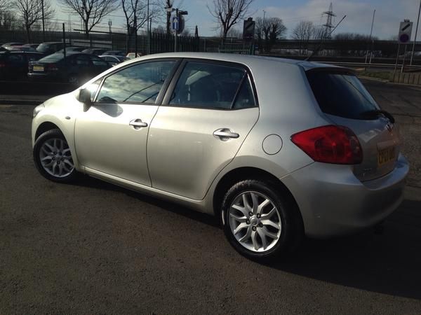 2007 Toyota Auris 1.4D-4D T3 5dr image 2