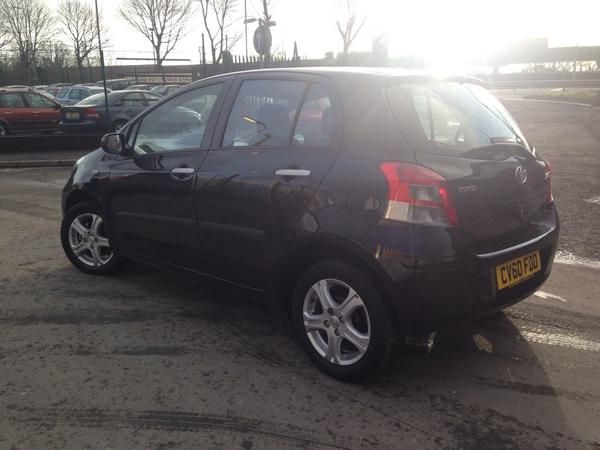 2010 Toyota Yaris 1.0 TR 5dr image 2