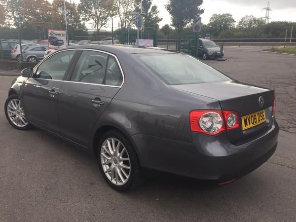 2008 Volkswagen Jetta 2.0 TDI CR Sport 4dr image 2