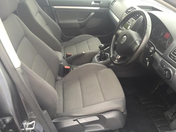 2008 Volkswagen Jetta 2.0 TDI CR Sport 4dr image 4