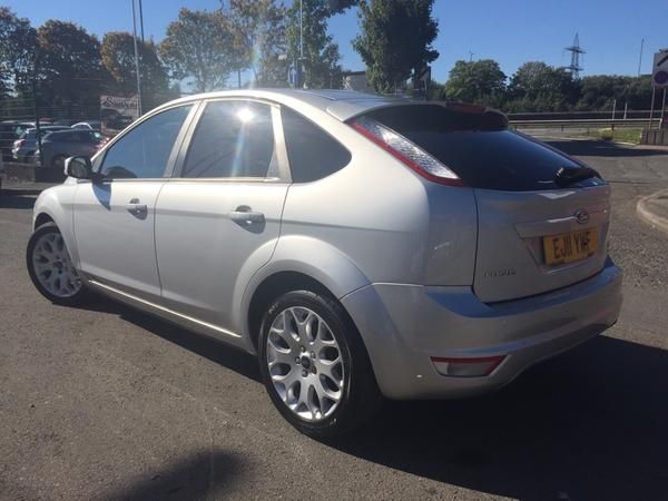 2011 Ford Focus 1.6 TDCi DPF Zetec 5dr image 2