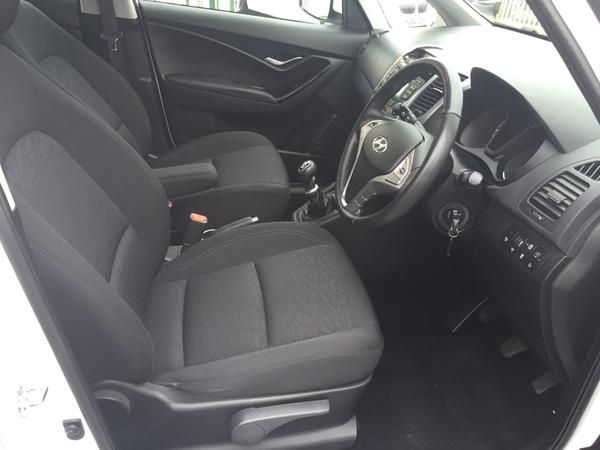 2011 Hyundai Ix20 1.4 Active 5dr image 4