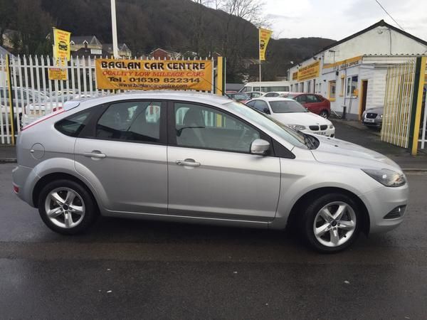 2010 Ford Focus 2.0 TDCi Zetec 5dr image 3