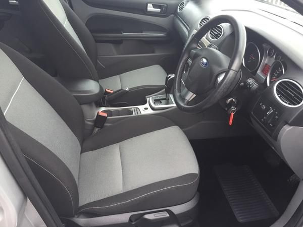 2010 Ford Focus 2.0 TDCi Zetec 5dr image 4